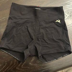 Tracksmith bell lap shorts size medium